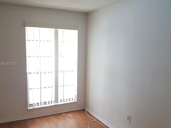 3rd image of 10740 N Kendall Dr APT L20