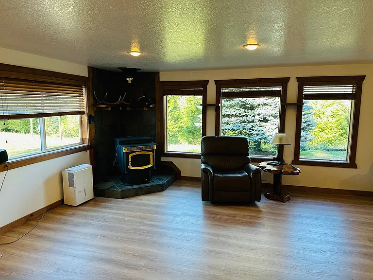 128 Bunting Dr — Photo 5