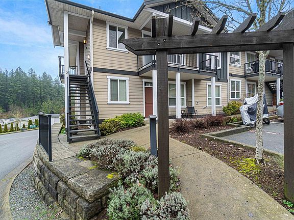 3rd image of 512 Jim Cram Dr #2