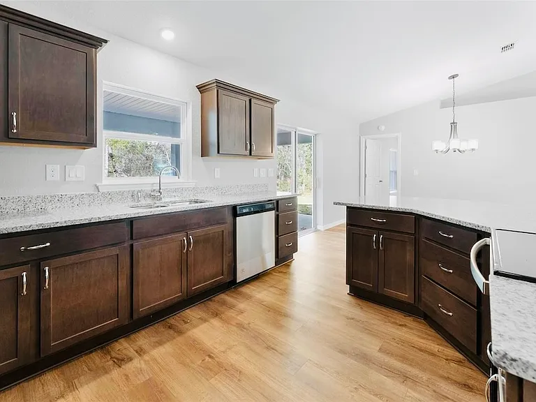 9416 N Sandree Dr — Photo 19