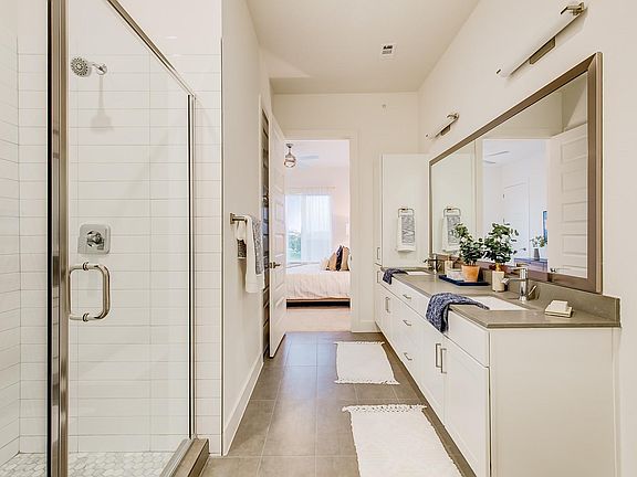 4th image of 2081 Dakota St #1122