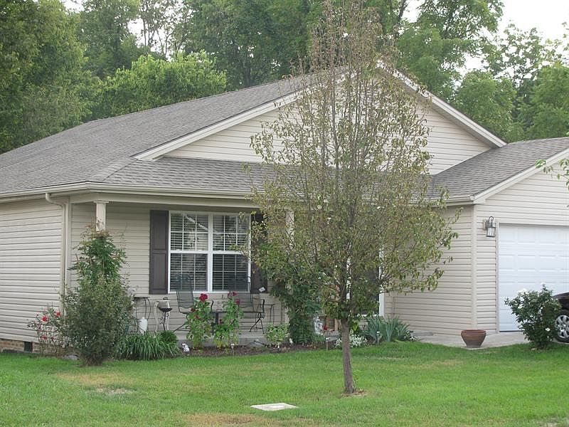 1st image of 696 Cottonwood Dr