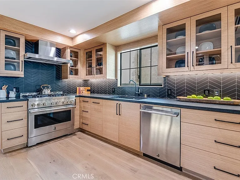 14803 Otsego St — Photo 14