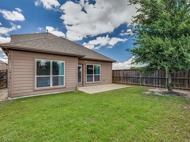 10105 Barstow Way — Photo 12