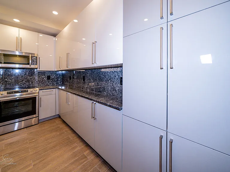 1616 Beacon St #1 — Photo 2