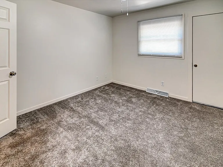 1802 Lake Point Dr #4 — Photo 12