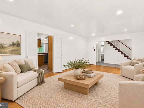 4th image of 9203 Twin Hill Ln