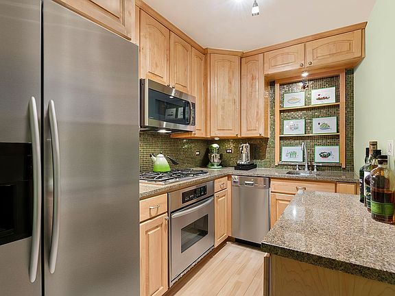 4th image of 220 E 57th St APT 12D