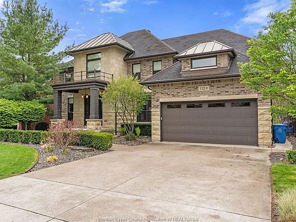 2nd image of 1120 Deerview Cres