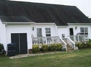 2721 Prestonwood Dr, Grimesland, NC 27837