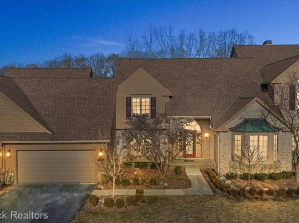 505 Cambridge Way, Bloomfield Hills, MI 48304