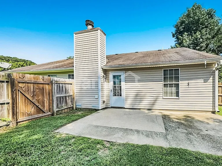 1300 Wilkes Crest Dr — Photo 16