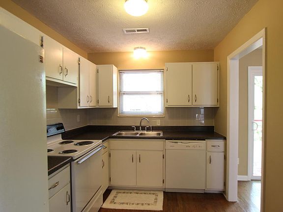 2nd image of 6204 Ellesmere Dr