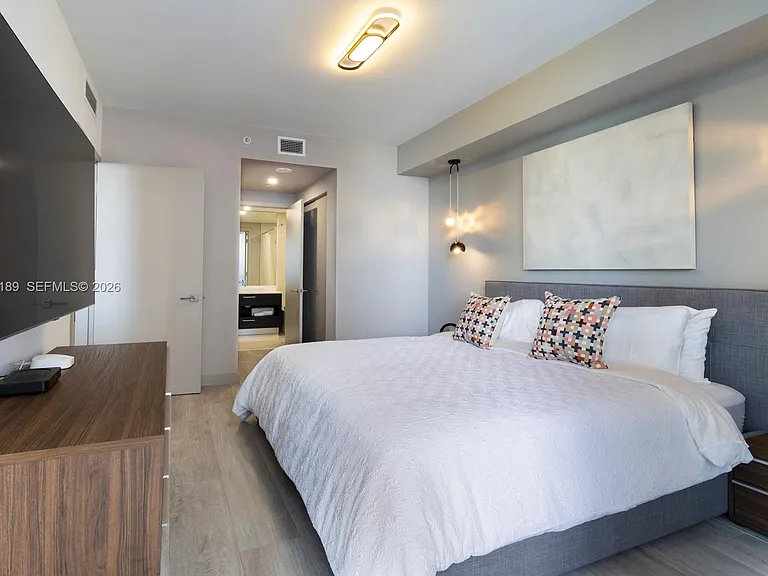 55 SW 9th St #3010 — Photo 5