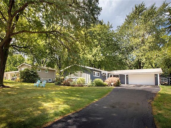 3rd image of 564 Sandalwood Dr
