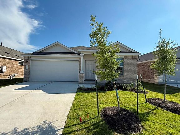 3rd image of 104 Donnington Dr