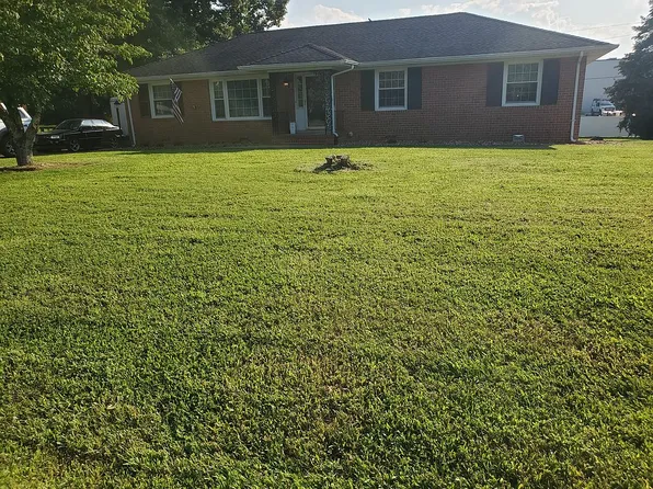 7477 Lexington Dr, Mechanicsville, VA 23111