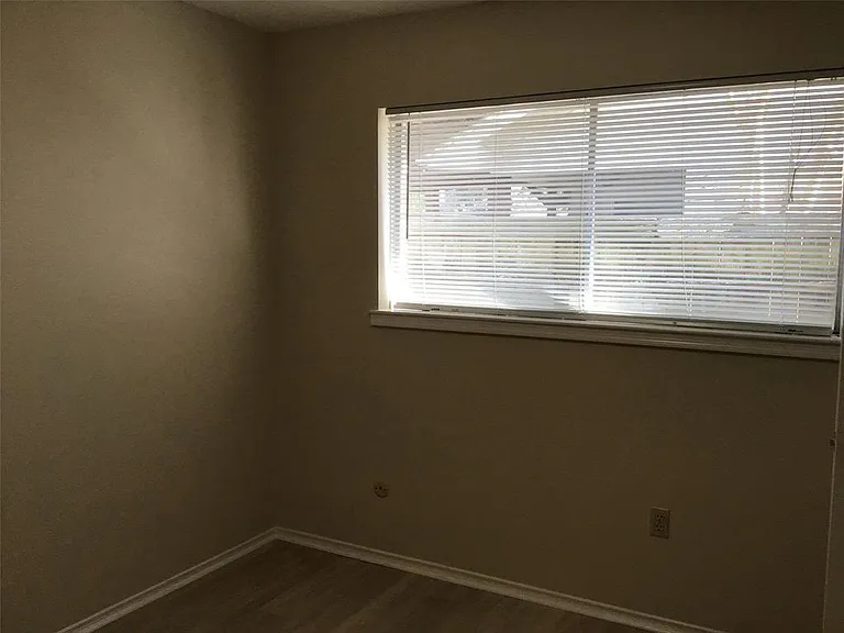 13722 Wickersham Ln — Photo 11