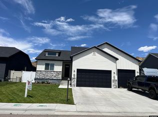640 Lynn Ct, Green River, WY 82935