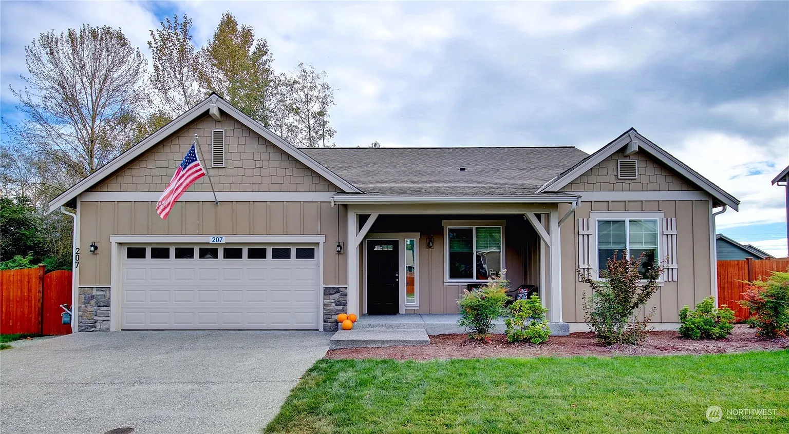 207 Shannon Avenue photo 1