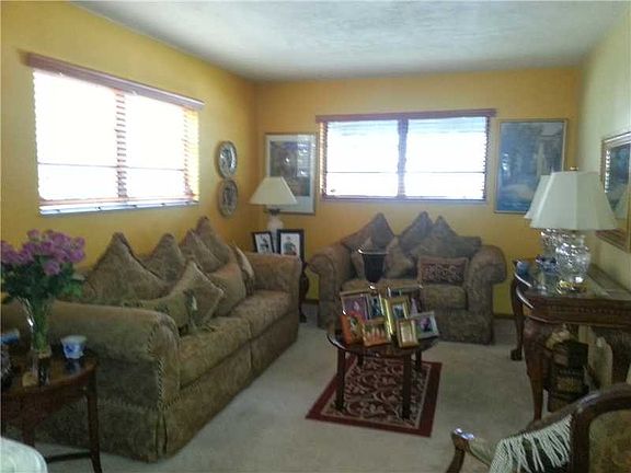 4th image of 430 Velarde Ave