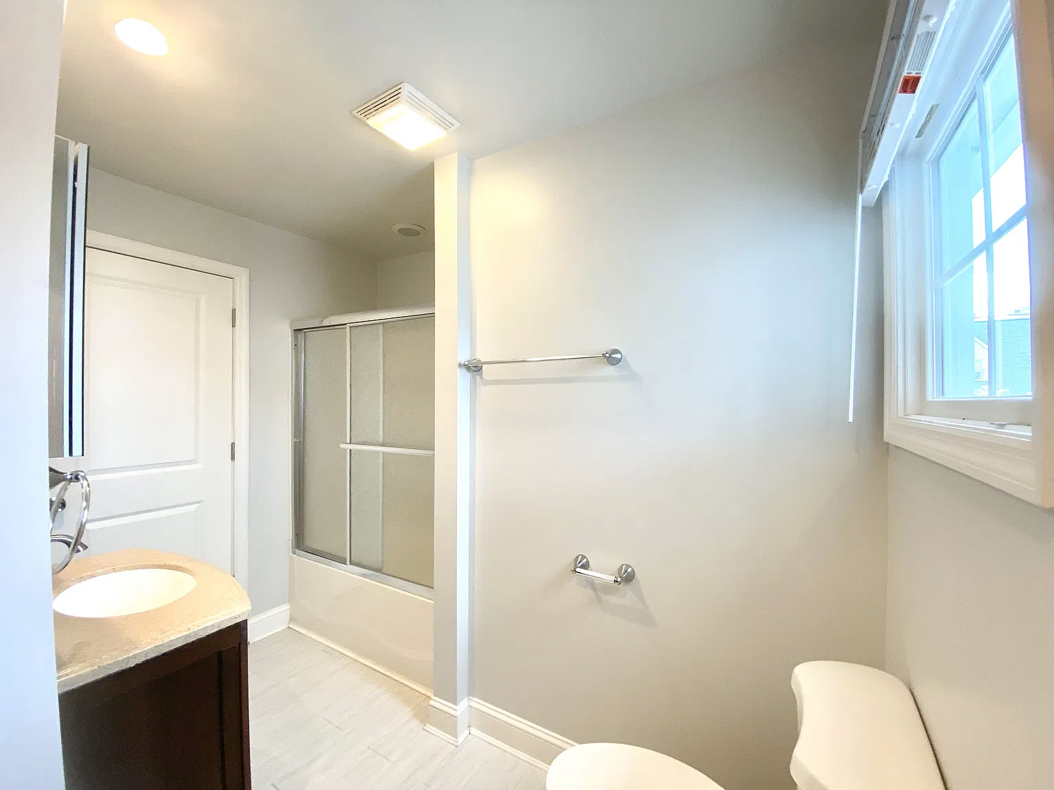 3 bed, 2.5 bath, 1264 sqft, $2,195 — Photo 4