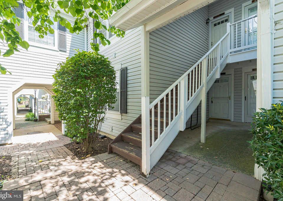 1st image of 2915 S Woodley St #5