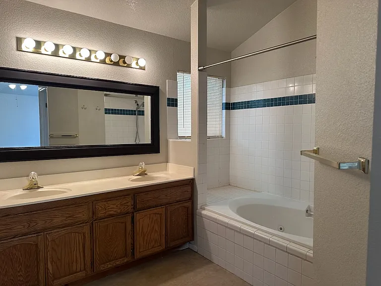 8320 Dalkeith Way — Photo 18