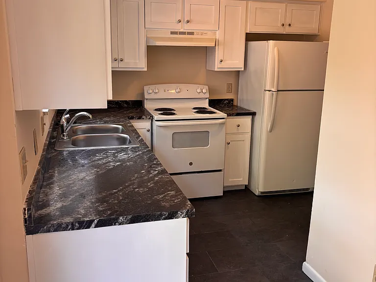 1611 E Trinity Blvd — Photo 4