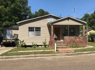 3002 Arcadia St, Vicksburg, MS 39180