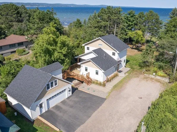 3239 S Lake Ave, Duluth, MN 55802