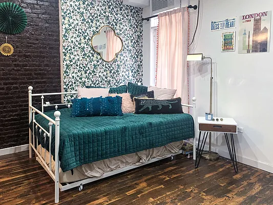 Rented by Kahen Properties | media 1