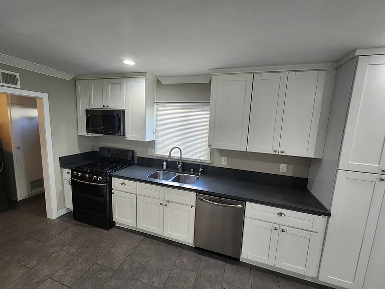 17200 Willard St — Photo 16
