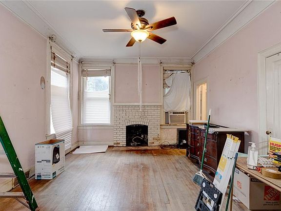4th image of 2901 Summerville Rd