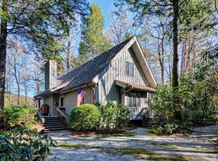 70 Columbine Dr, Cashiers, NC 28717