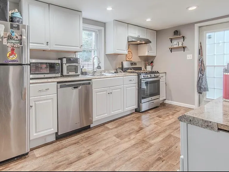 631 Grant St — Photo 13