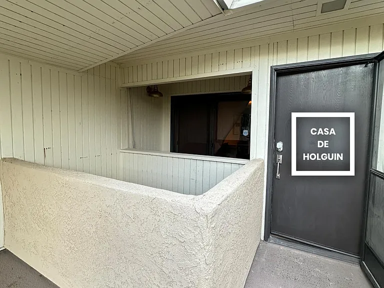 685 N Ashurst Ct #213 — Photo 35