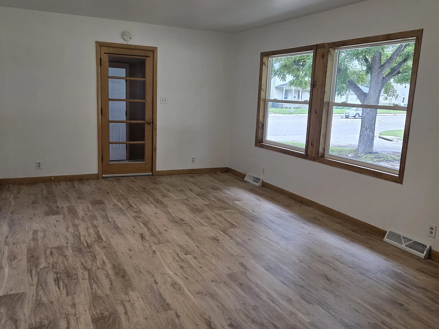 2628 Iowa St — Photo 3