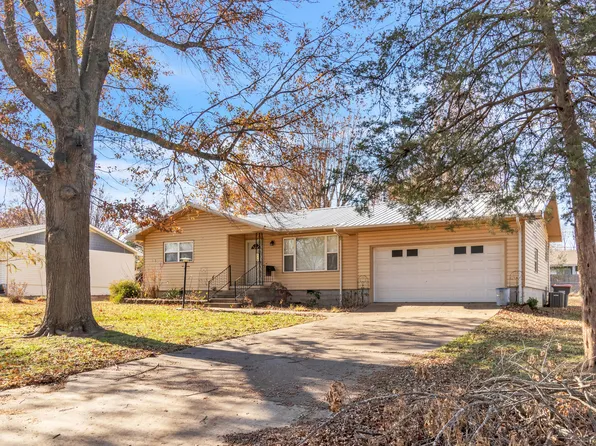 114 N Osage St, Grove, OK 74344