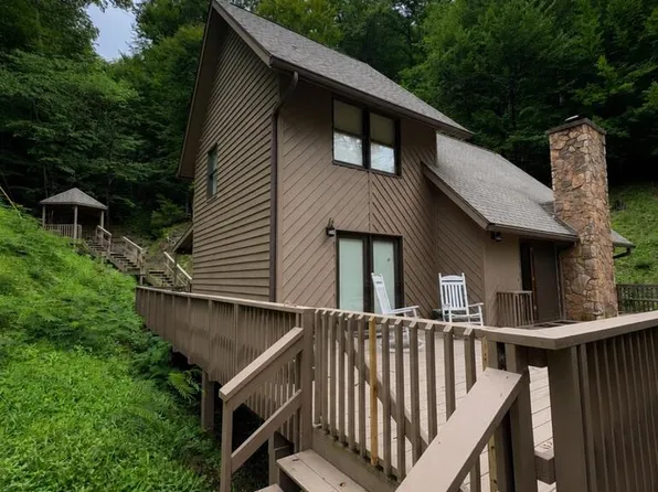212 Meade Hts, Pikeville, KY 41501