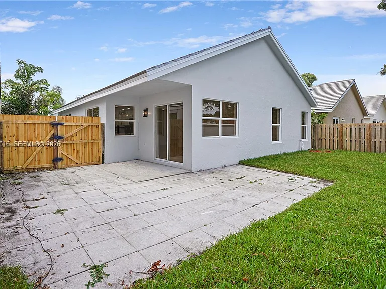 9354 Arborwood Cir — Photo 18