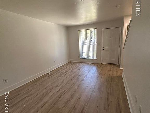 4th image of 530 Villa Dr