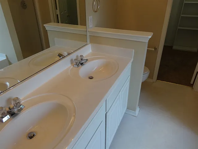 1009 Henry Ct — Photo 7