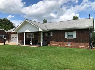 405 Green Acres Cir, Spencer, WV 25276