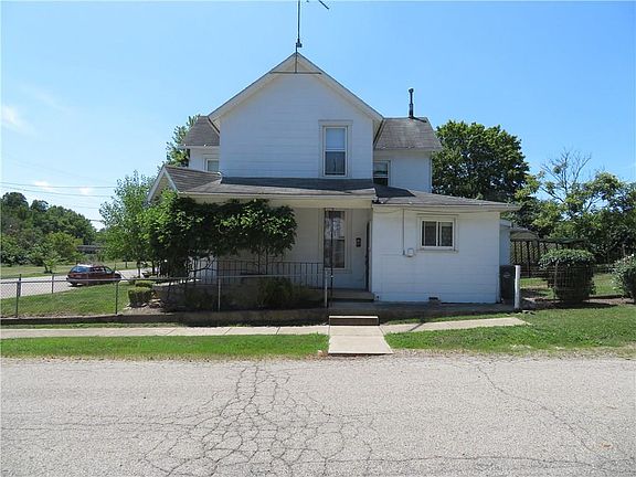3rd image of 246 Laurel Oak St