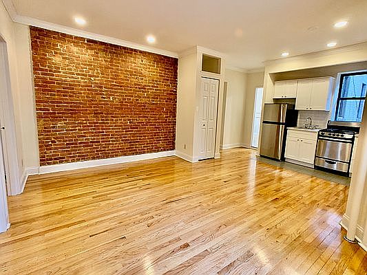 1st image of 437 W 44th St #3RW1