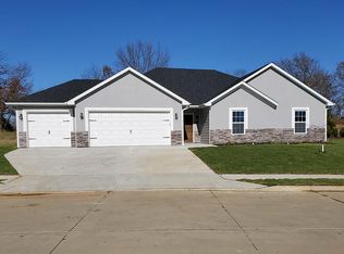 3814 Canyon Ridge Dr, Columbia, MO 65202