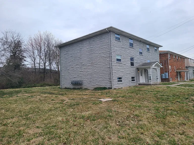 3413 Shanks Ln #6 — Photo 9