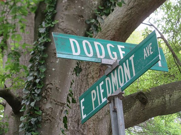 5th image of 305 Dodge St
