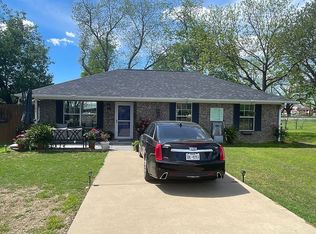 101 Lewis St, Elkhart, TX 75839